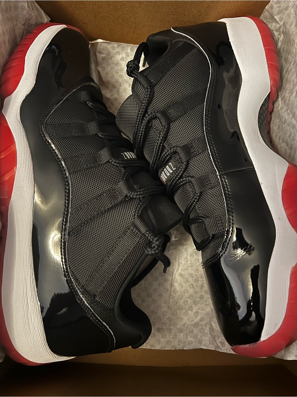 Retro 11 Jordan Men's Black and Red Low-Top Basketball Sneakers